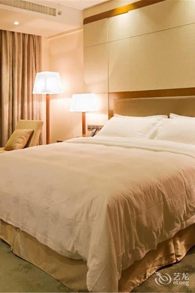 Bavaria City Hotel Бейхай Екстериор снимка