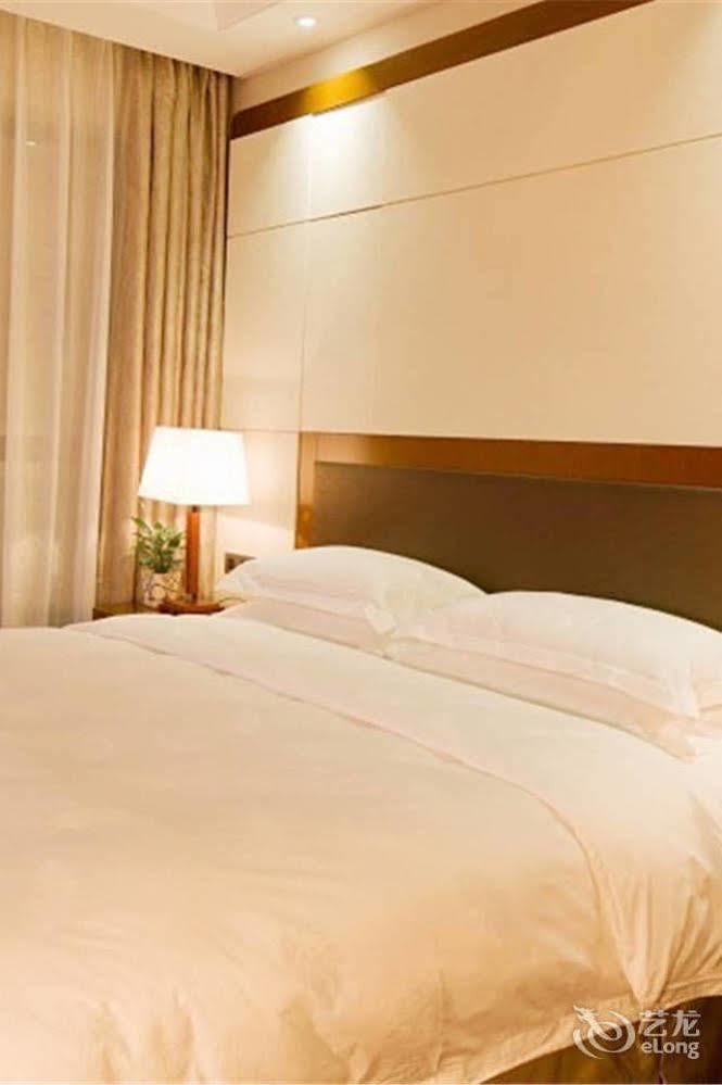 Bavaria City Hotel Бейхай Екстериор снимка