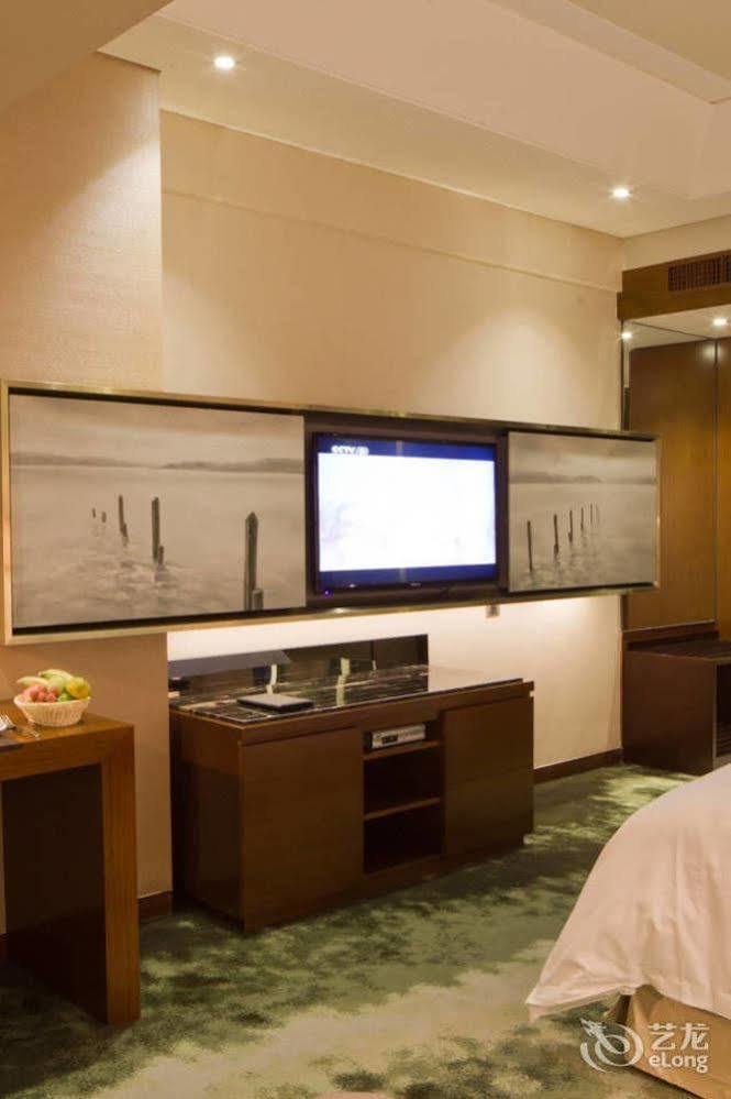 Bavaria City Hotel Бейхай Екстериор снимка