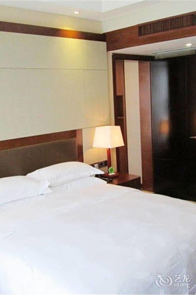 Bavaria City Hotel Бейхай Екстериор снимка