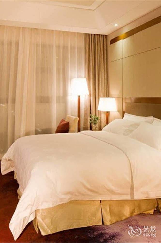 Bavaria City Hotel Бейхай Екстериор снимка